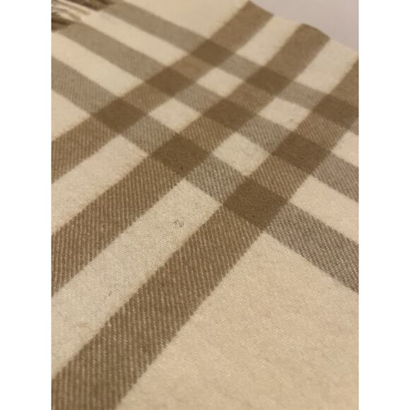 Burberry Classic Check Cashmere Scarf - Picture 7 of 8